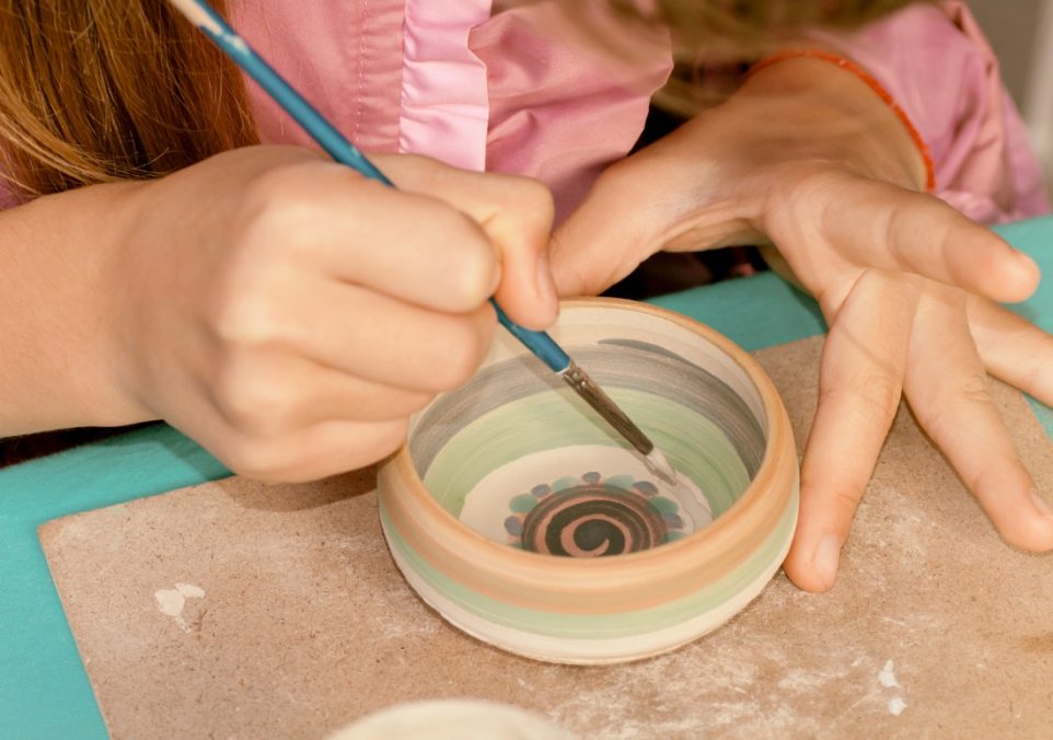 painting pottery tips